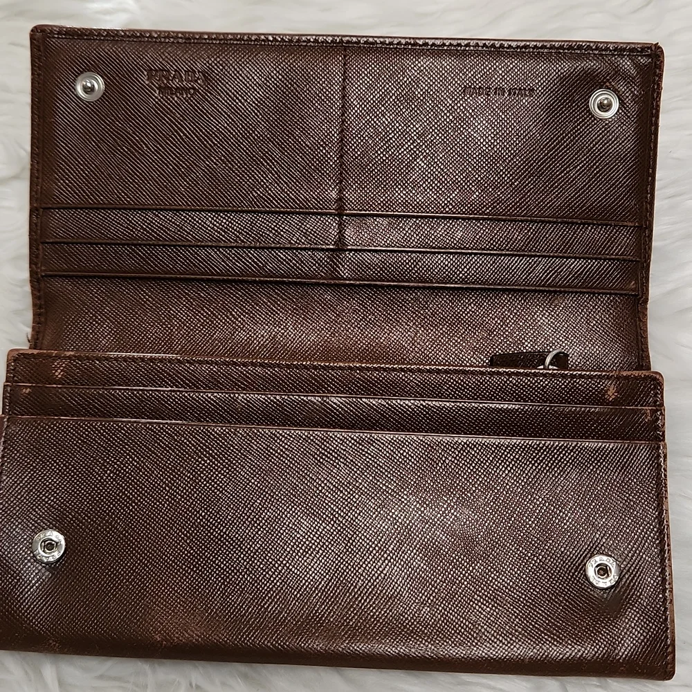 Prada Wallet - Picture 2 of 5
